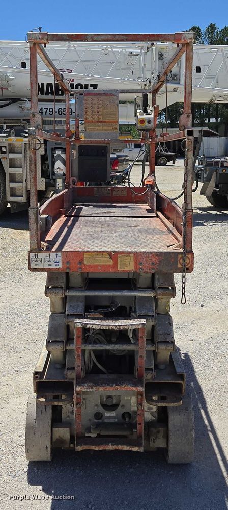 image for item EN3765 2006 Skyjack SJ3226 scissor lift