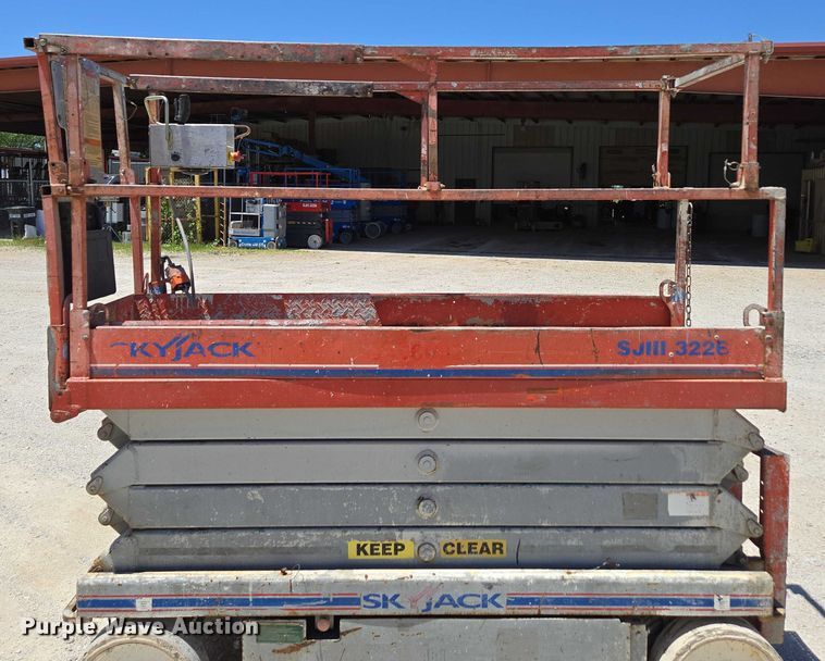 image for item EN3765 2006 Skyjack SJ3226 scissor lift