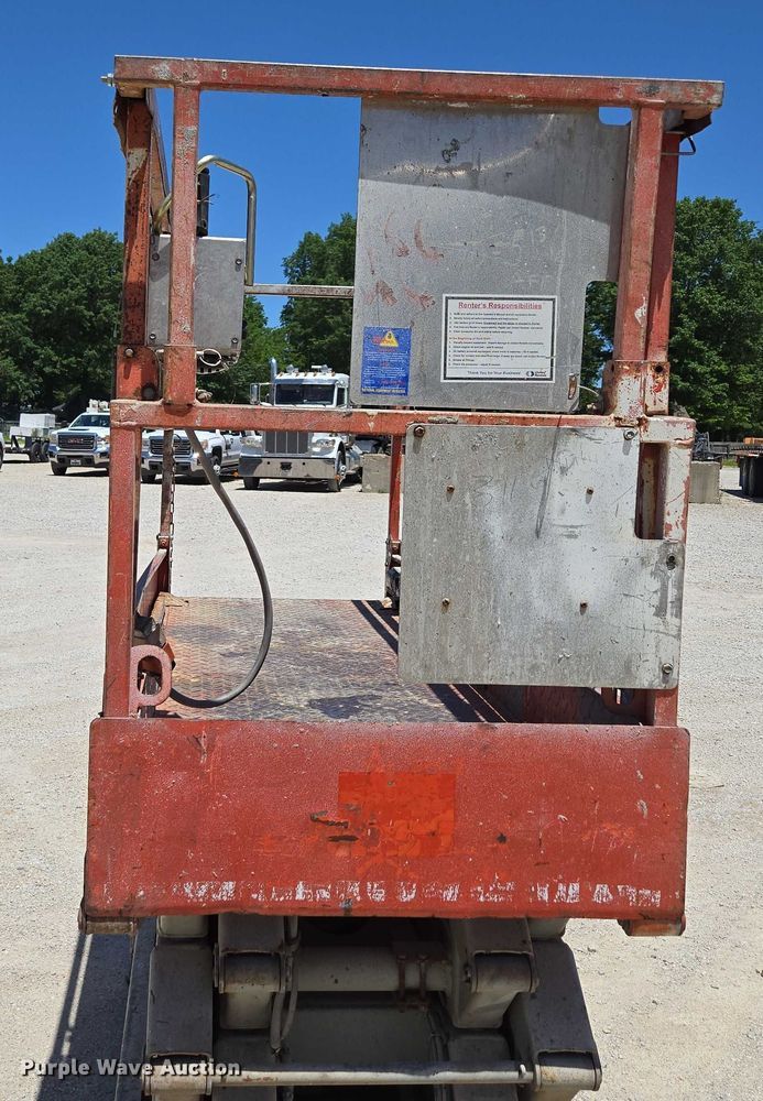 image for item EN3765 2006 Skyjack SJ3226 scissor lift