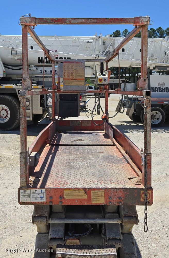 image for item EN3765 2006 Skyjack SJ3226 scissor lift