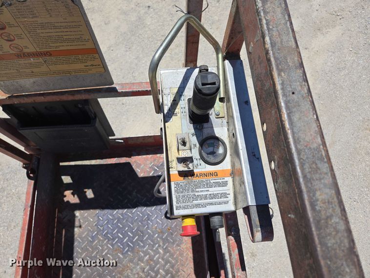image for item EN3765 2006 Skyjack SJ3226 scissor lift