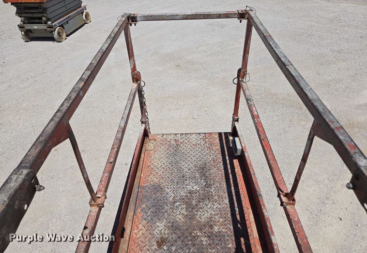 image for item EN3765 2006 Skyjack SJ3226 scissor lift