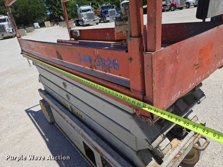 image for item EN3765 2006 Skyjack SJ3226 scissor lift