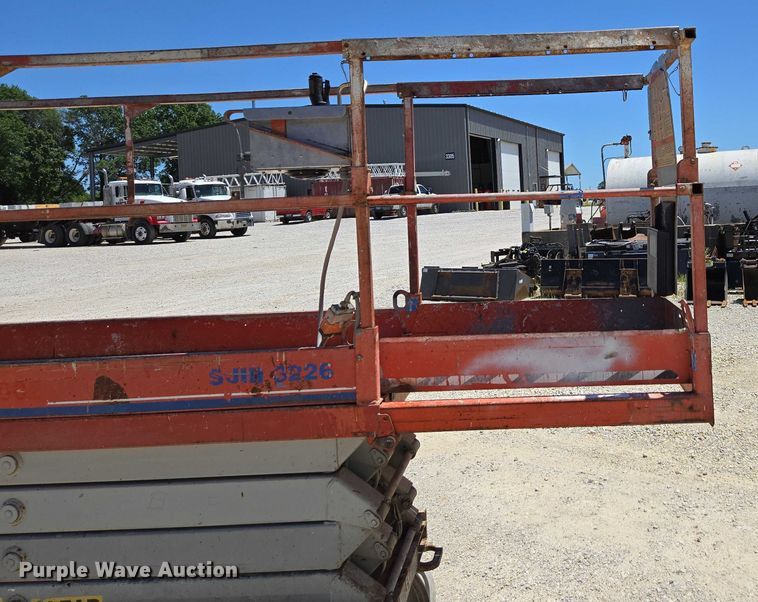 image for item EN3765 2006 Skyjack SJ3226 scissor lift