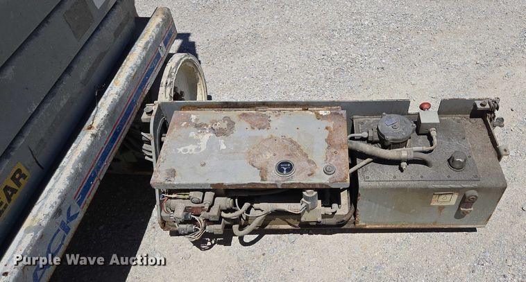 image for item EN3765 2006 Skyjack SJ3226 scissor lift