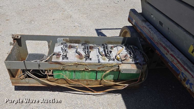 image for item EN3765 2006 Skyjack SJ3226 scissor lift