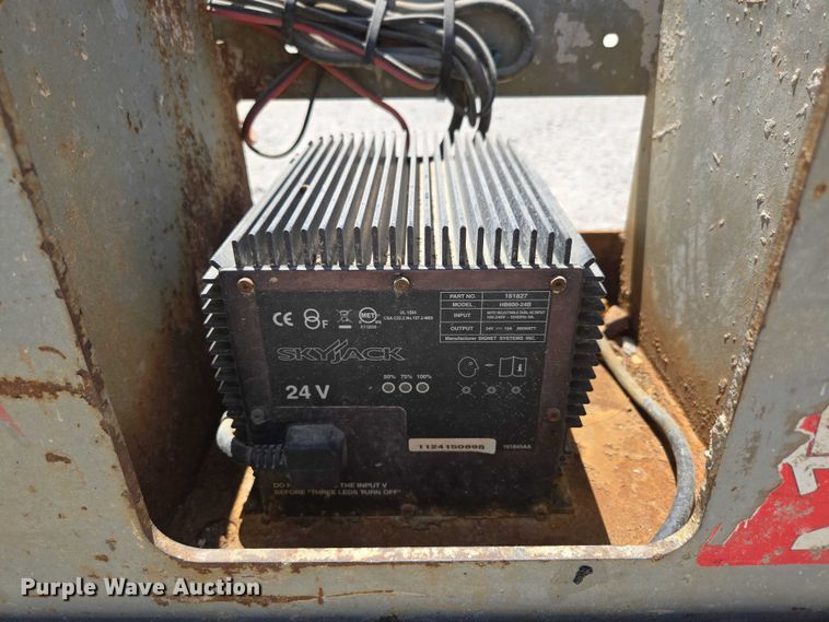 image for item EN3765 2006 Skyjack SJ3226 scissor lift