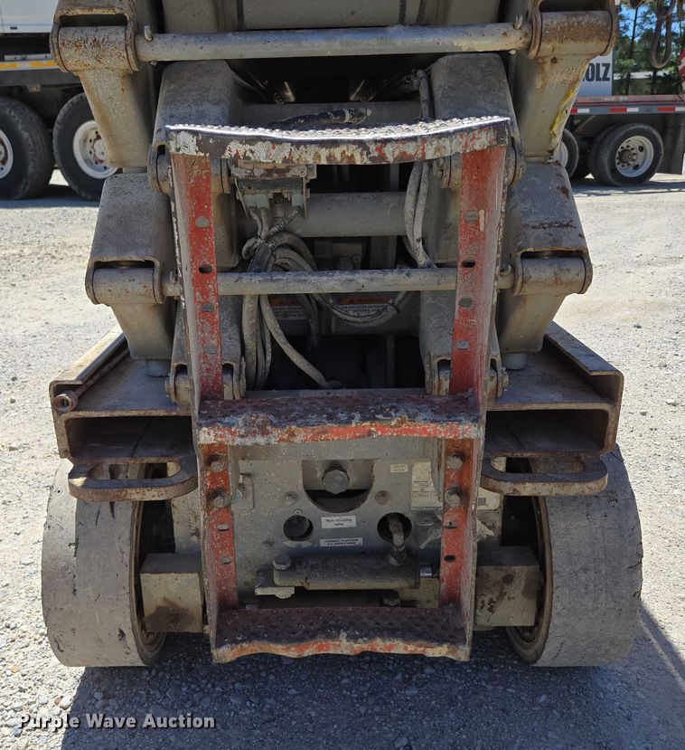 image for item EN3765 2006 Skyjack SJ3226 scissor lift