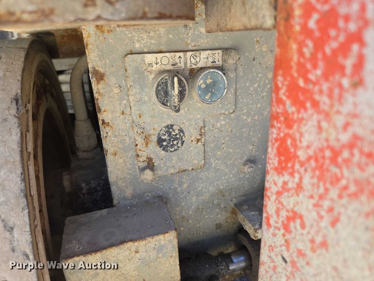 image for item EN3765 2006 Skyjack SJ3226 scissor lift