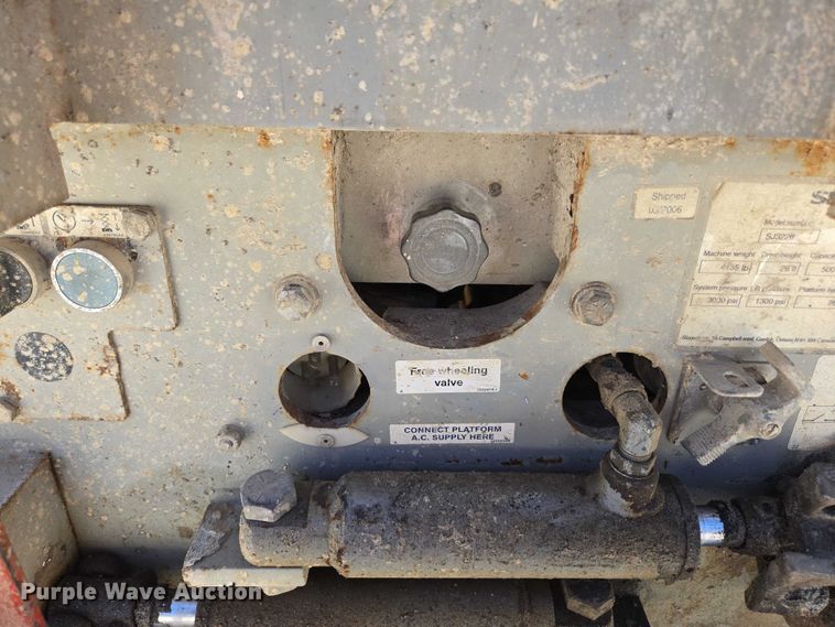 image for item EN3765 2006 Skyjack SJ3226 scissor lift