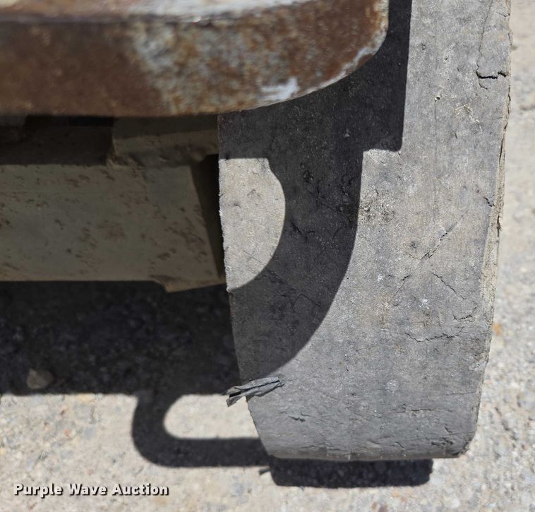 image for item EN3765 2006 Skyjack SJ3226 scissor lift