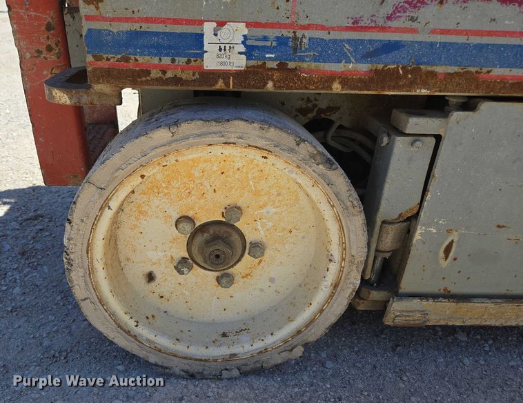 image for item EN3765 2006 Skyjack SJ3226 scissor lift