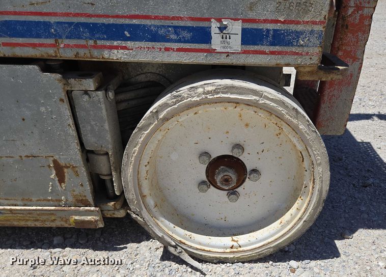 image for item EN3765 2006 Skyjack SJ3226 scissor lift