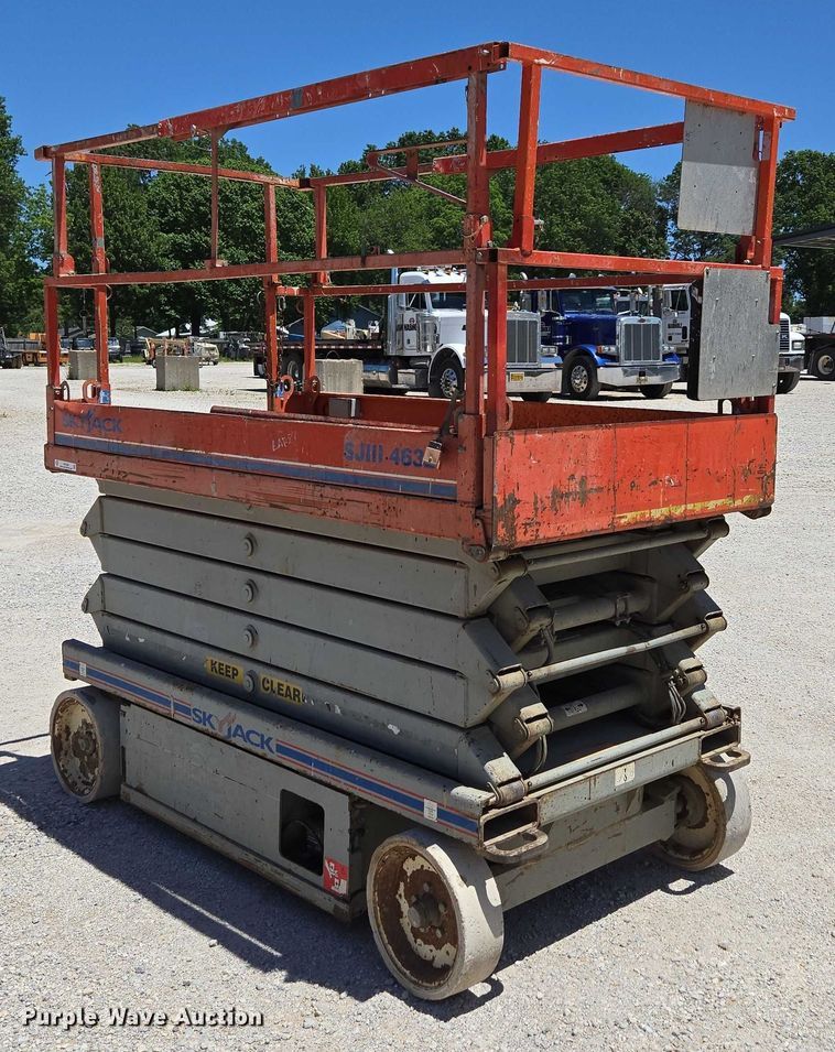 image for item EN3766 2005 Skyjack SJ 4632 scissor lift