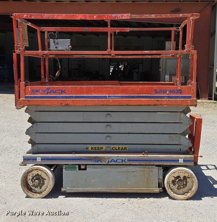image for item EN3766 2005 Skyjack SJ 4632 scissor lift
