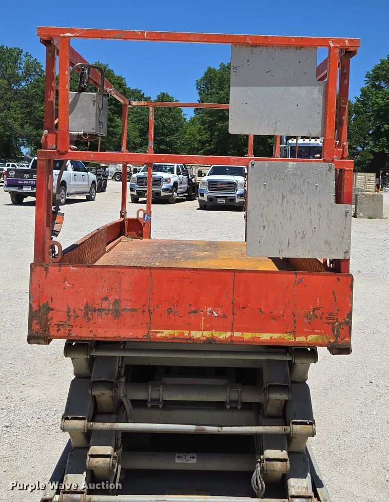 image for item EN3766 2005 Skyjack SJ 4632 scissor lift