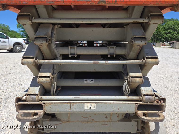 image for item EN3766 2005 Skyjack SJ 4632 scissor lift