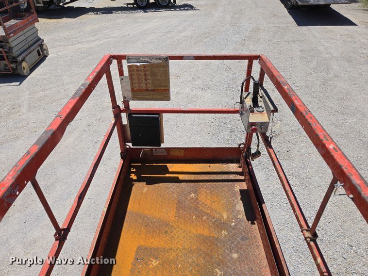 image for item EN3766 2005 Skyjack SJ 4632 scissor lift