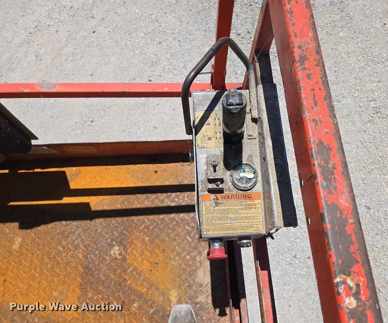 image for item EN3766 2005 Skyjack SJ 4632 scissor lift