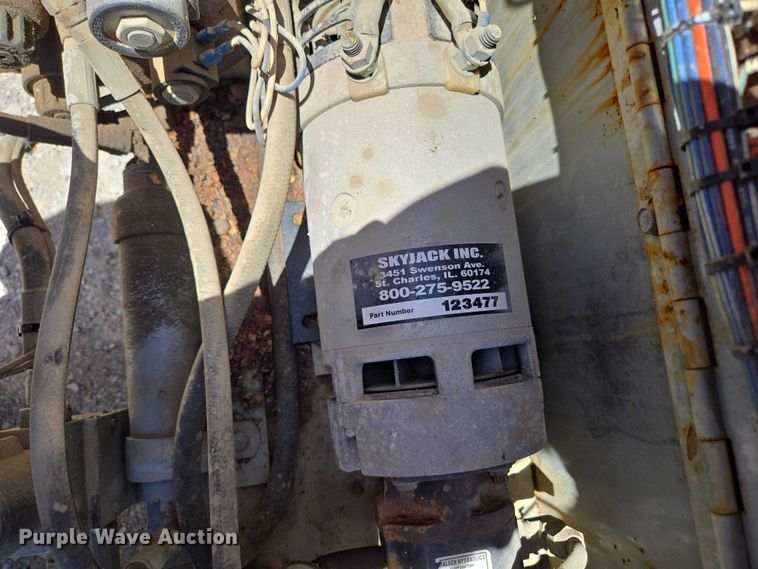 image for item EN3766 2005 Skyjack SJ 4632 scissor lift