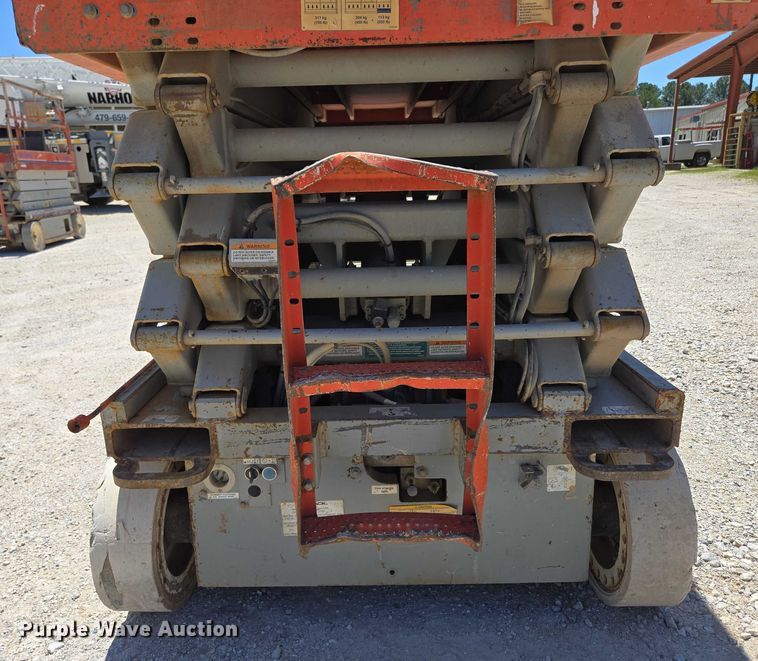 image for item EN3766 2005 Skyjack SJ 4632 scissor lift