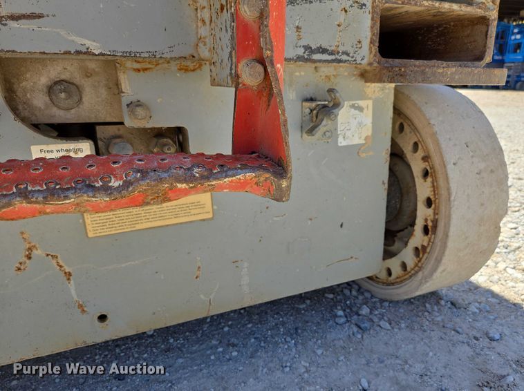 image for item EN3766 2005 Skyjack SJ 4632 scissor lift