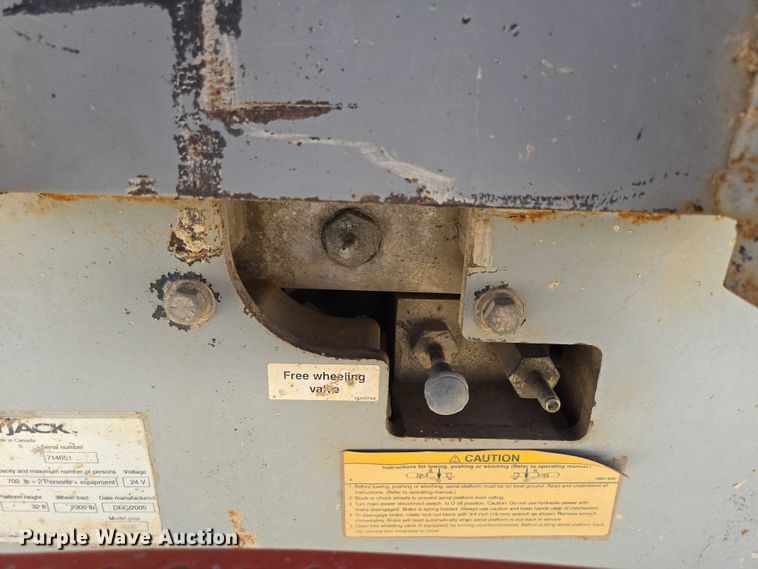 image for item EN3766 2005 Skyjack SJ 4632 scissor lift