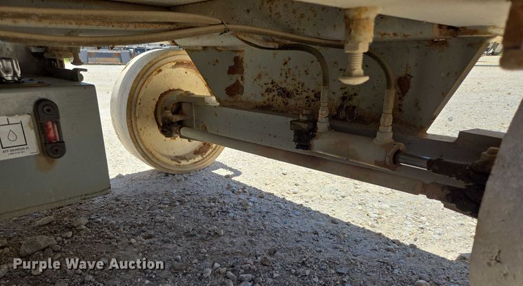 image for item EN3766 2005 Skyjack SJ 4632 scissor lift