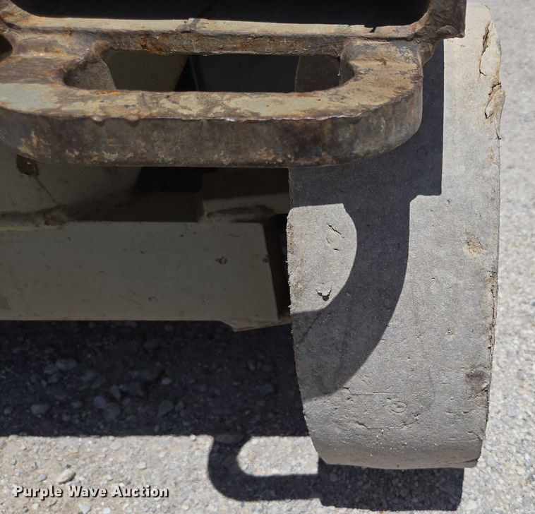 image for item EN3766 2005 Skyjack SJ 4632 scissor lift