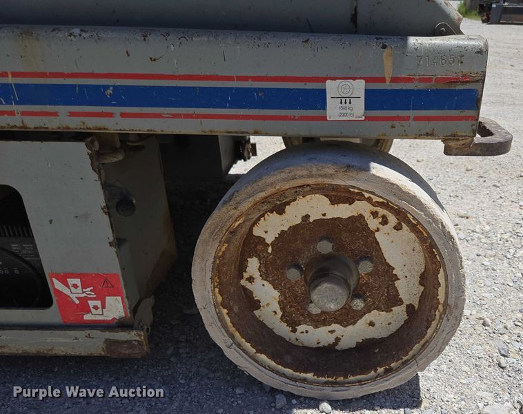 image for item EN3766 2005 Skyjack SJ 4632 scissor lift