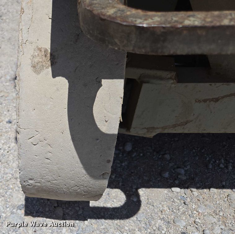 image for item EN3766 2005 Skyjack SJ 4632 scissor lift