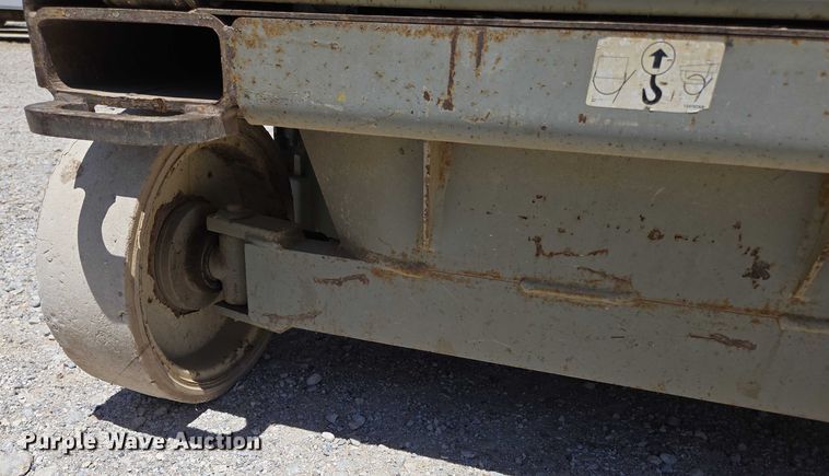 image for item EN3766 2005 Skyjack SJ 4632 scissor lift