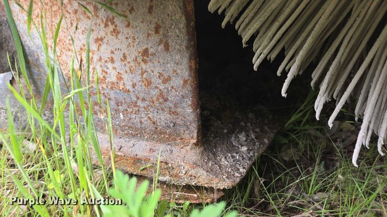 image for item EN3799 Virnig 84 skid steer broom