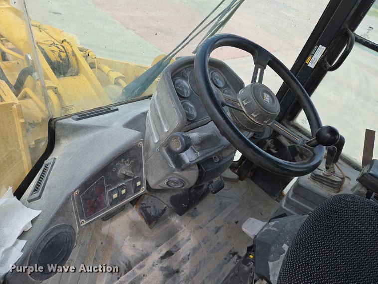 image for item EN8010 2001 Caterpillar  938G wheel loader