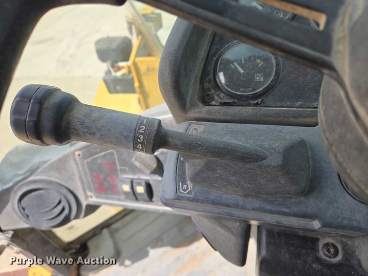 image for item EN8010 2001 Caterpillar  938G wheel loader