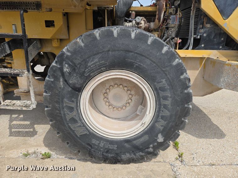 image for item EN8010 2001 Caterpillar  938G wheel loader