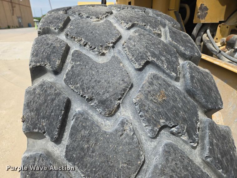 image for item EN8010 2001 Caterpillar  938G wheel loader