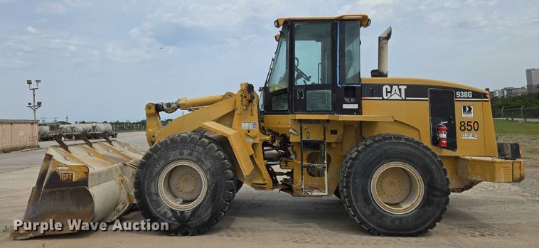 image for item EN8011 1997 Caterpillar  938G wheel loader