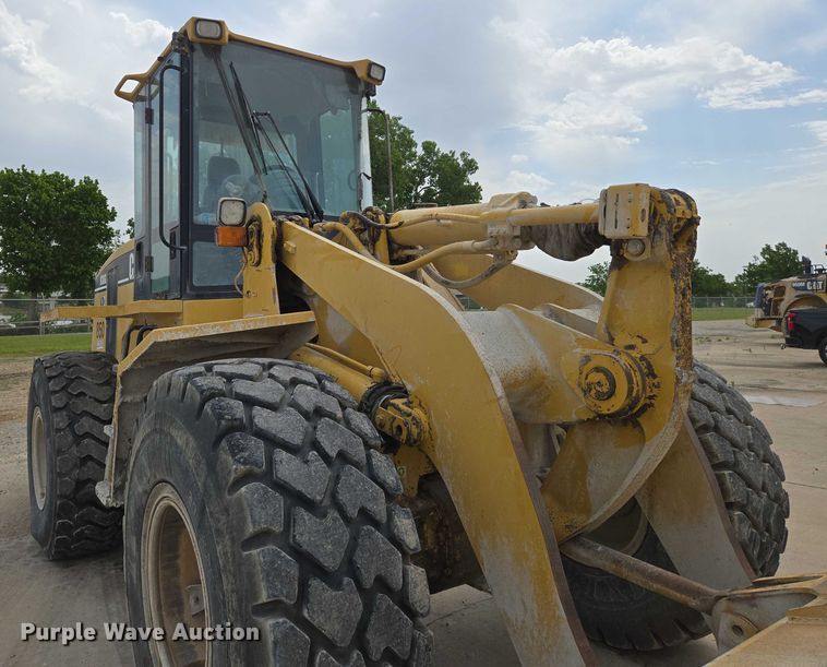 image for item EN8011 1997 Caterpillar  938G wheel loader