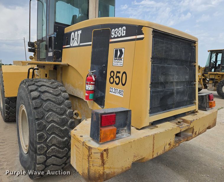 image for item EN8011 1997 Caterpillar  938G wheel loader