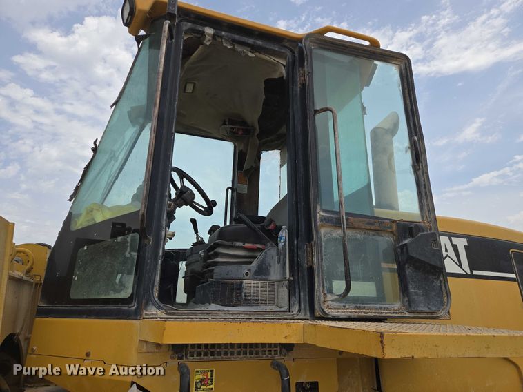 image for item EN8011 1997 Caterpillar  938G wheel loader