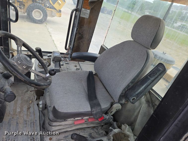 image for item EN8011 1997 Caterpillar  938G wheel loader