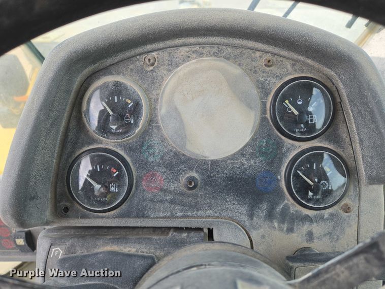 image for item EN8011 1997 Caterpillar  938G wheel loader