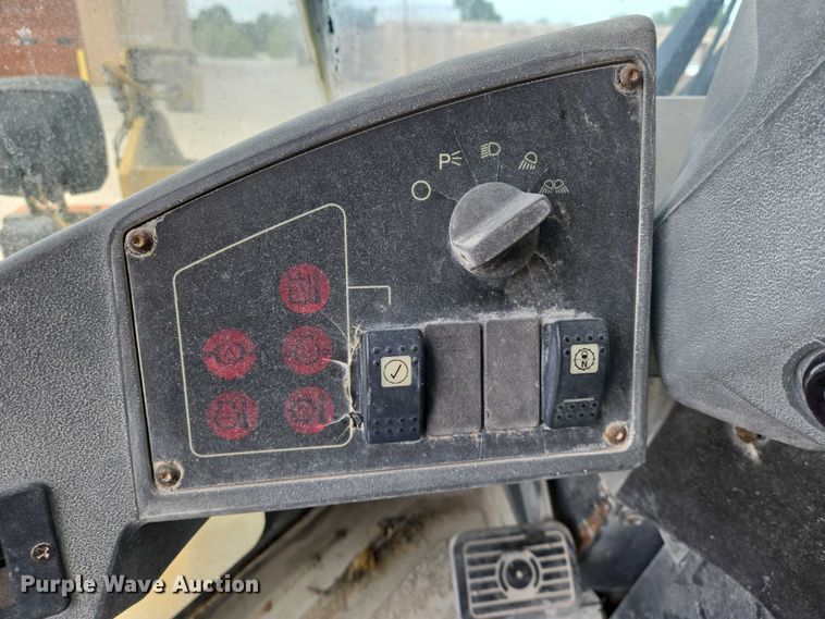 image for item EN8011 1997 Caterpillar  938G wheel loader