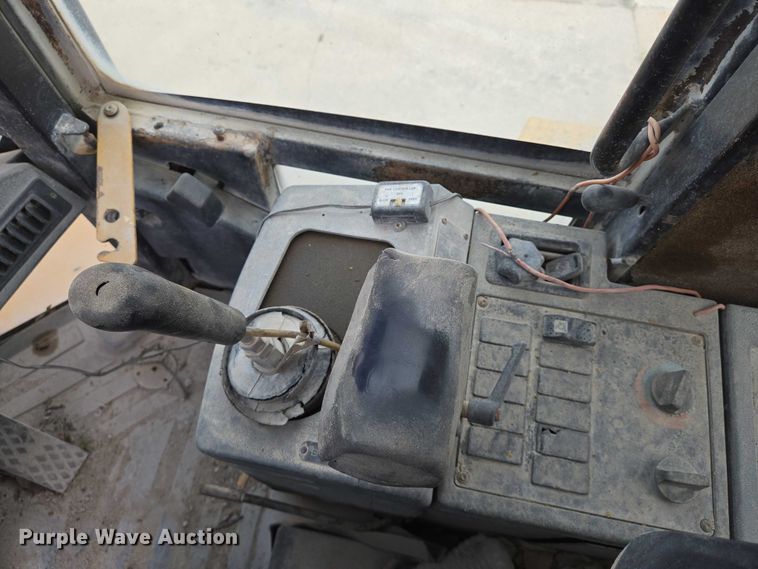 image for item EN8011 1997 Caterpillar  938G wheel loader