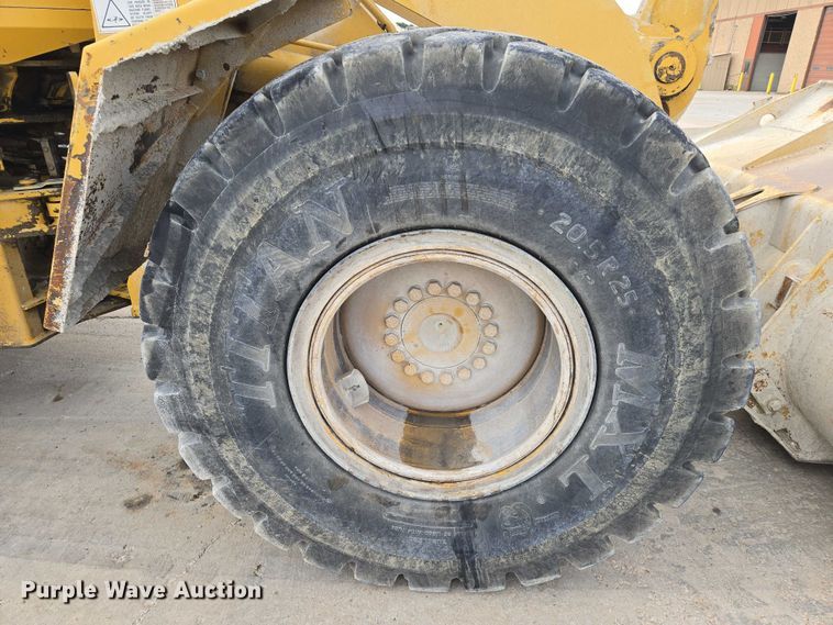 image for item EN8011 1997 Caterpillar  938G wheel loader