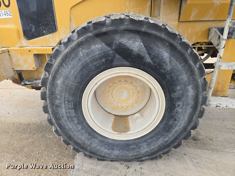 image for item EN8011 1997 Caterpillar  938G wheel loader