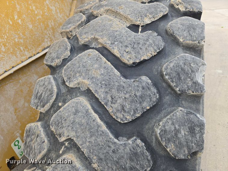 image for item EN8011 1997 Caterpillar  938G wheel loader