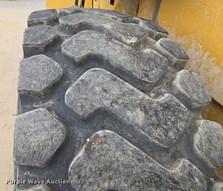 image for item EN8011 1997 Caterpillar  938G wheel loader