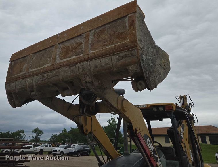 image for item EN8014 2011 Caterpillar 420E backhoe